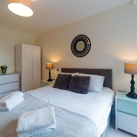 Central Tower Bridge Apartment London Room photo